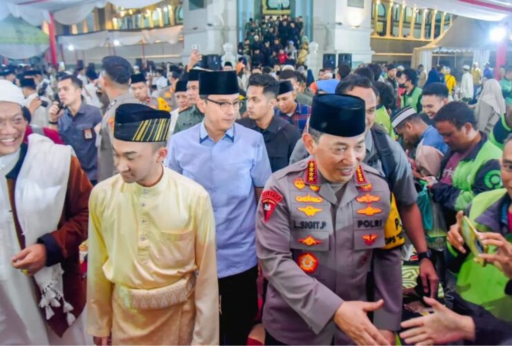 Kapolri Laksanakan Safari Ramadan di Medan Perkuat Sinergi TNI-Polri dan Masyarakat